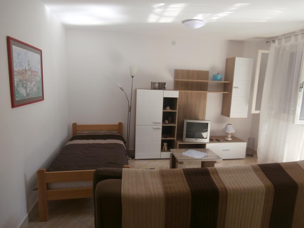 Apartment Gabi Лабин Экстерьер фото